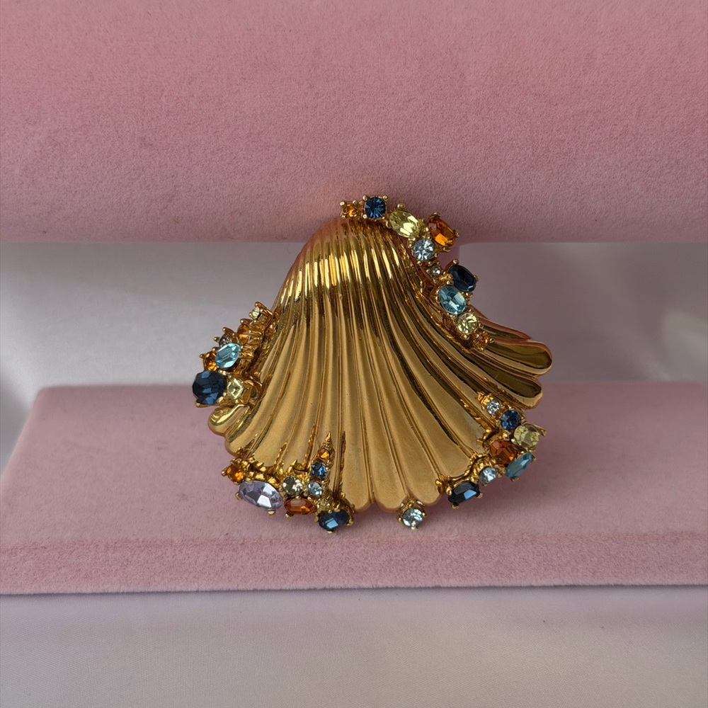 Ciner Swarovski Brooch Crystal Sea Shell Gold tone Old Stock 1980s